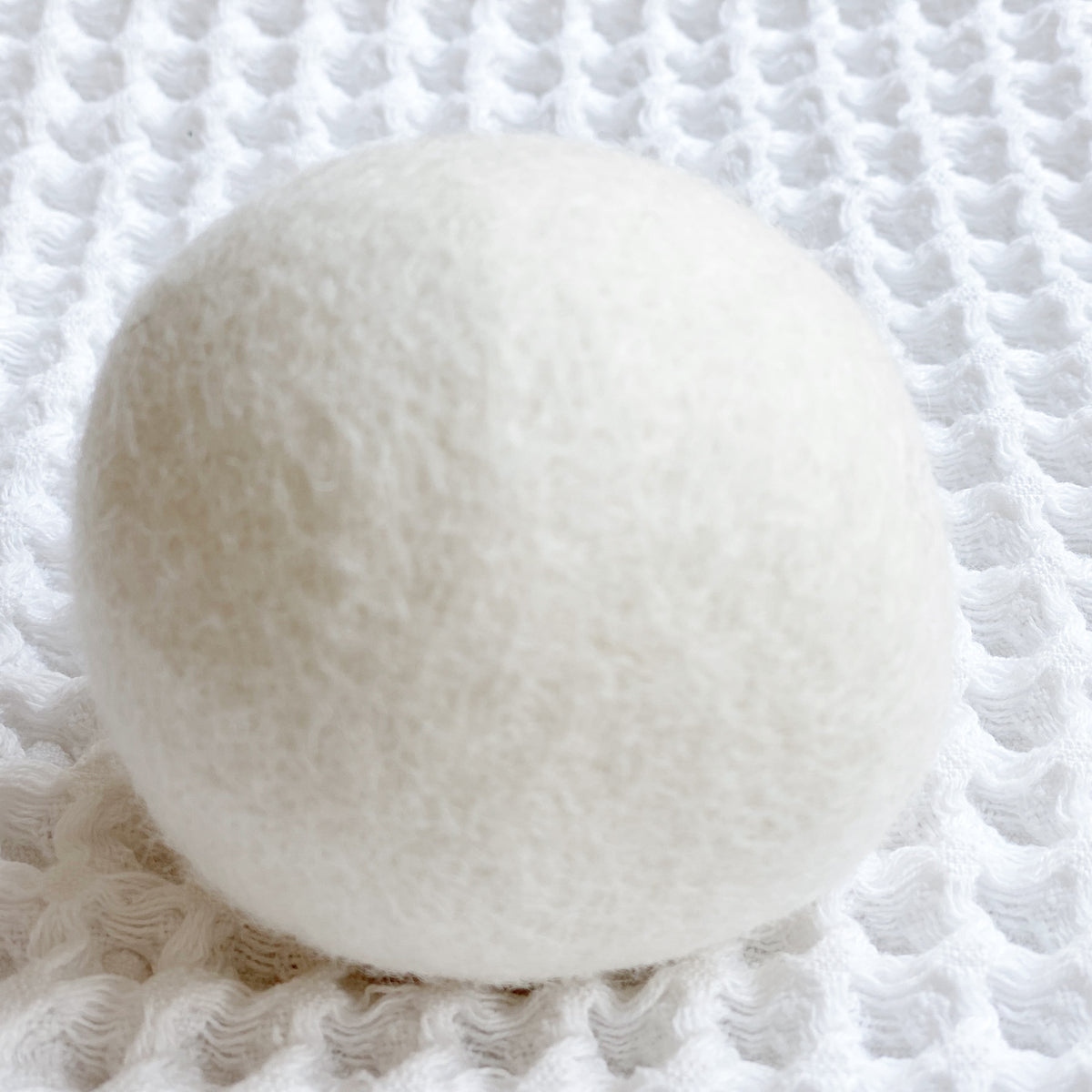 Inspired by French laundry. Reduce dry time & scent your laundry naturally with organic New Zealand wool dryer balls with pure organic Lavender Essential oil. Ditch the synthetic fabric softeners & dryer sheets for a 100% natural & sustainable alternative. Refresh, reduce & reuse.  Eco-friendly & chemical-free balls reduce dry time by up to 25%, help eliminate wrinkles, absorb static & save energy. They last for 1,000 loads. 